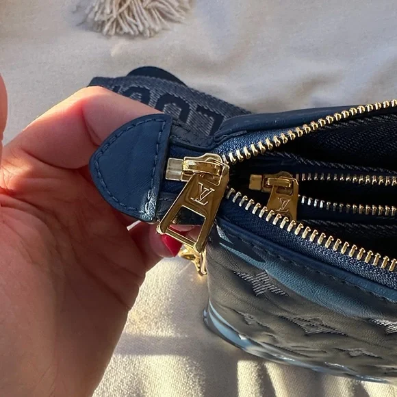 Louis Vuitton Navy Monogram Crossbody Bag - Picture 6 of 16